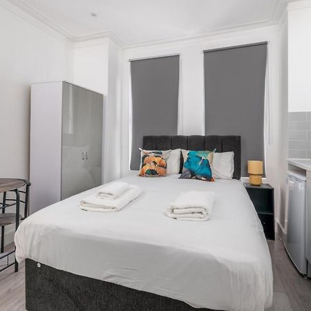 London Selwyn Unique & Stylish Studios ภายนอก รูปภาพ