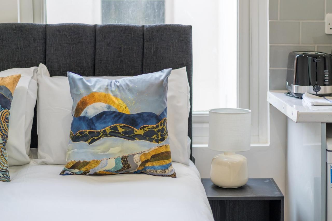 London Selwyn Unique & Stylish Studios ภายนอก รูปภาพ