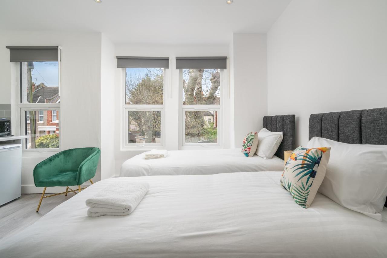 London Selwyn Unique & Stylish Studios ภายนอก รูปภาพ